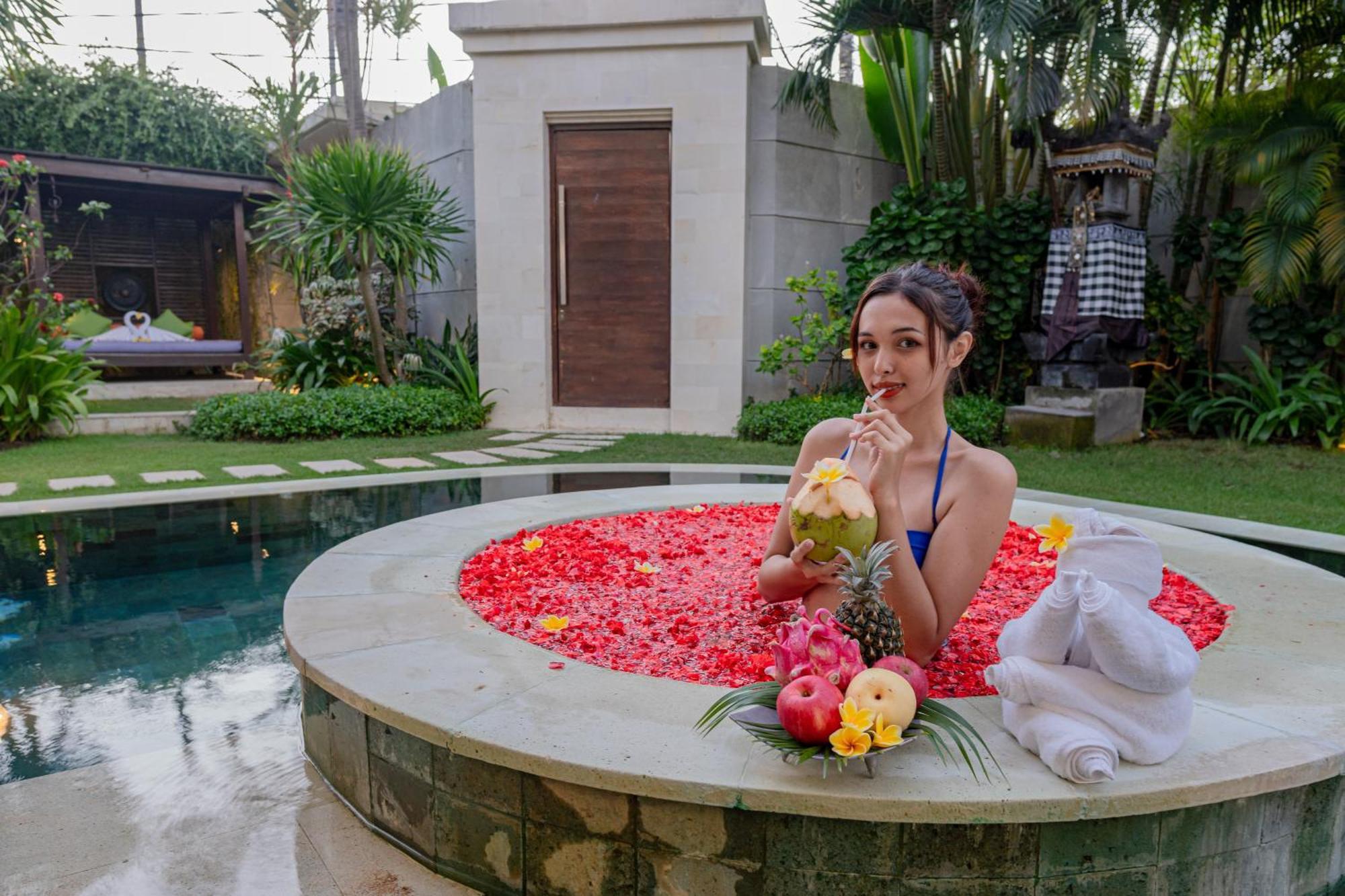 Luxury - Villa K - Central Seminyak Екстер'єр фото