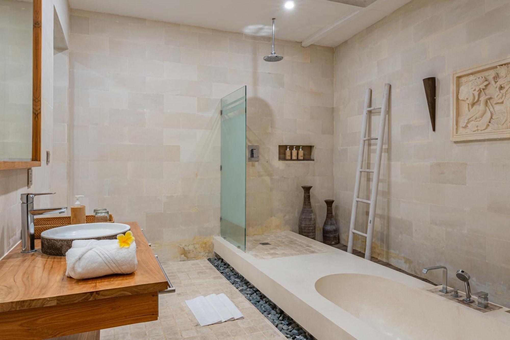 Luxury - Villa K - Central Seminyak Екстер'єр фото