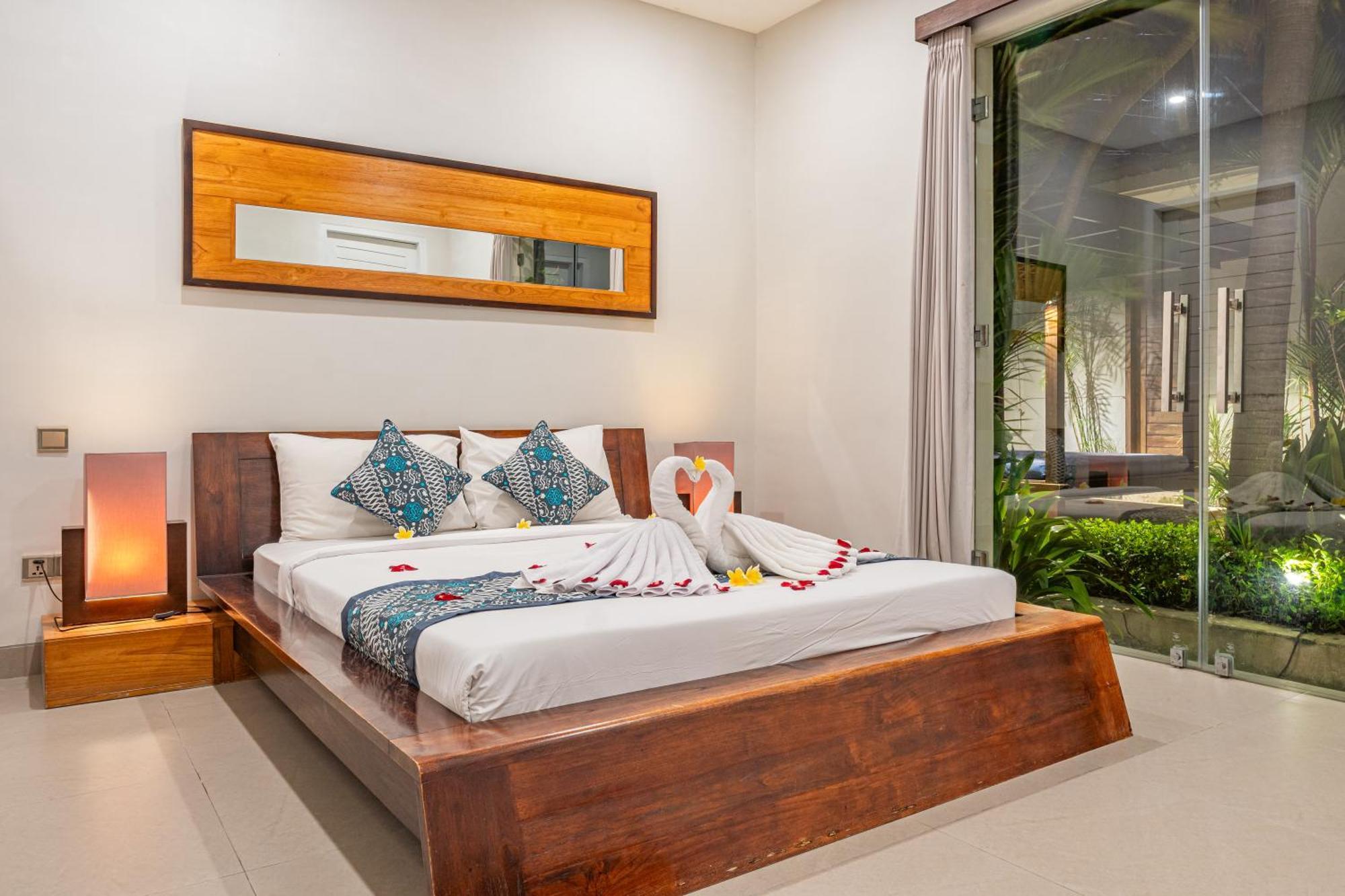 Luxury - Villa K - Central Seminyak Екстер'єр фото