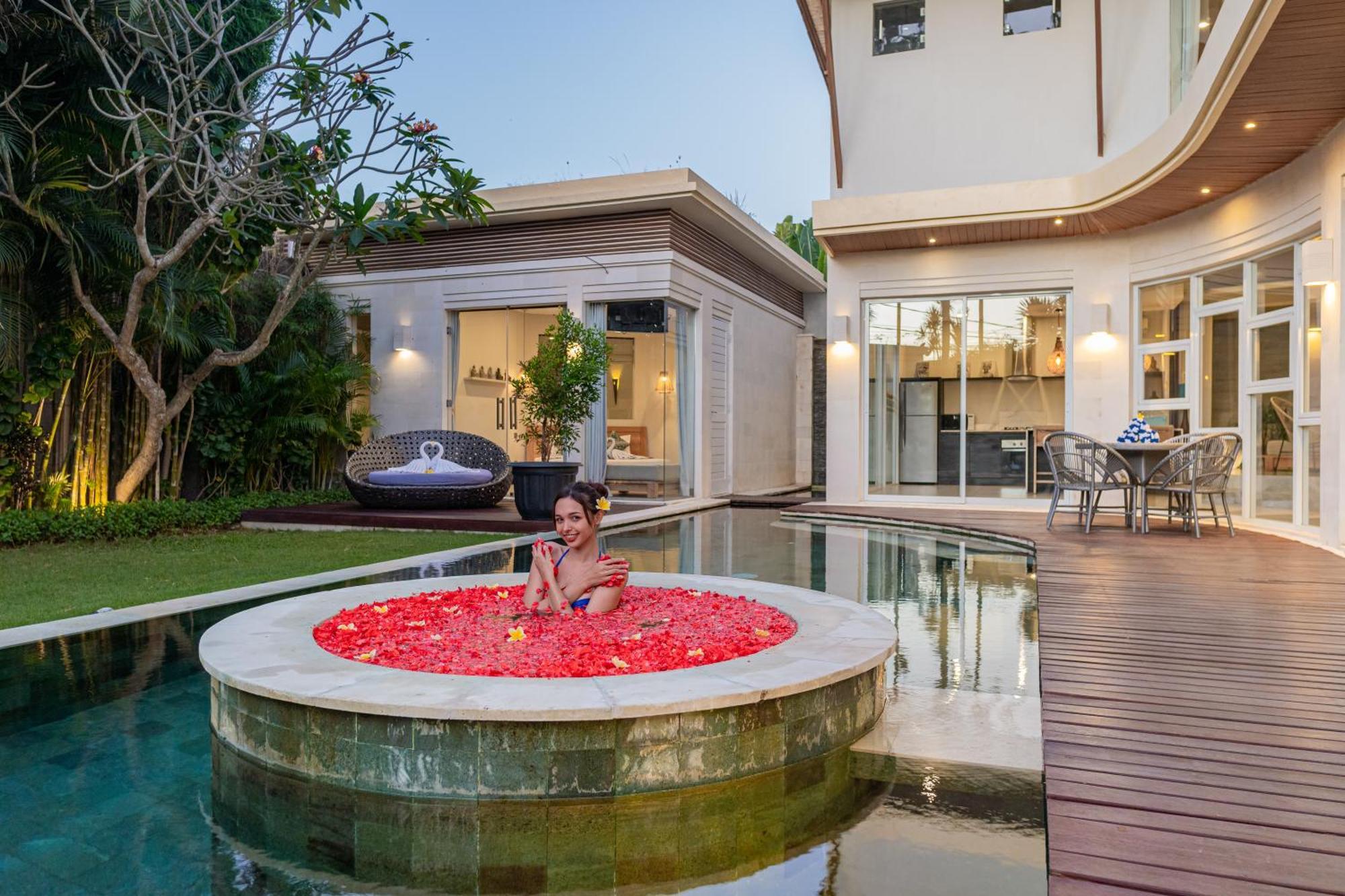 Luxury - Villa K - Central Seminyak Екстер'єр фото