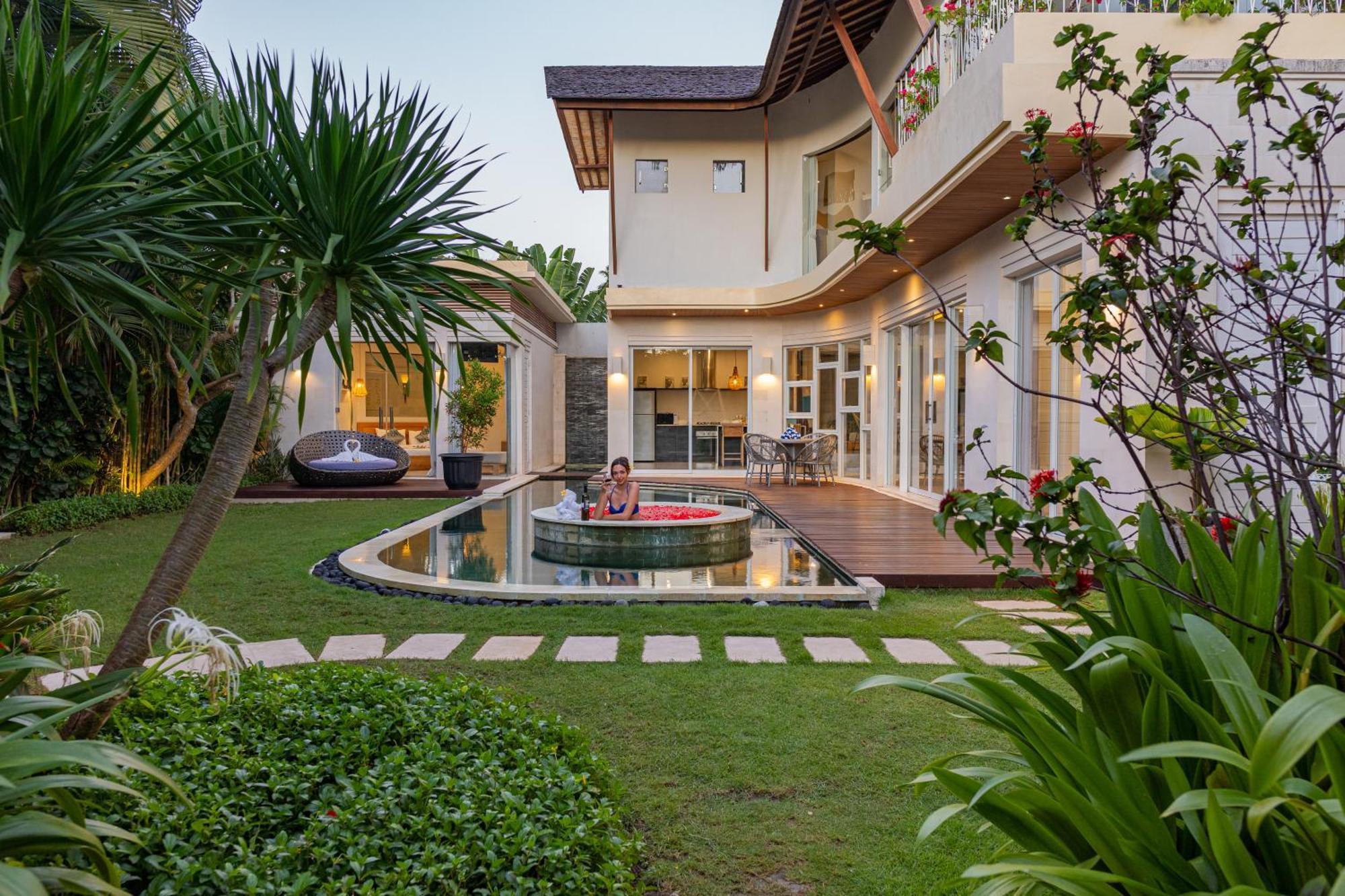 Luxury - Villa K - Central Seminyak Екстер'єр фото